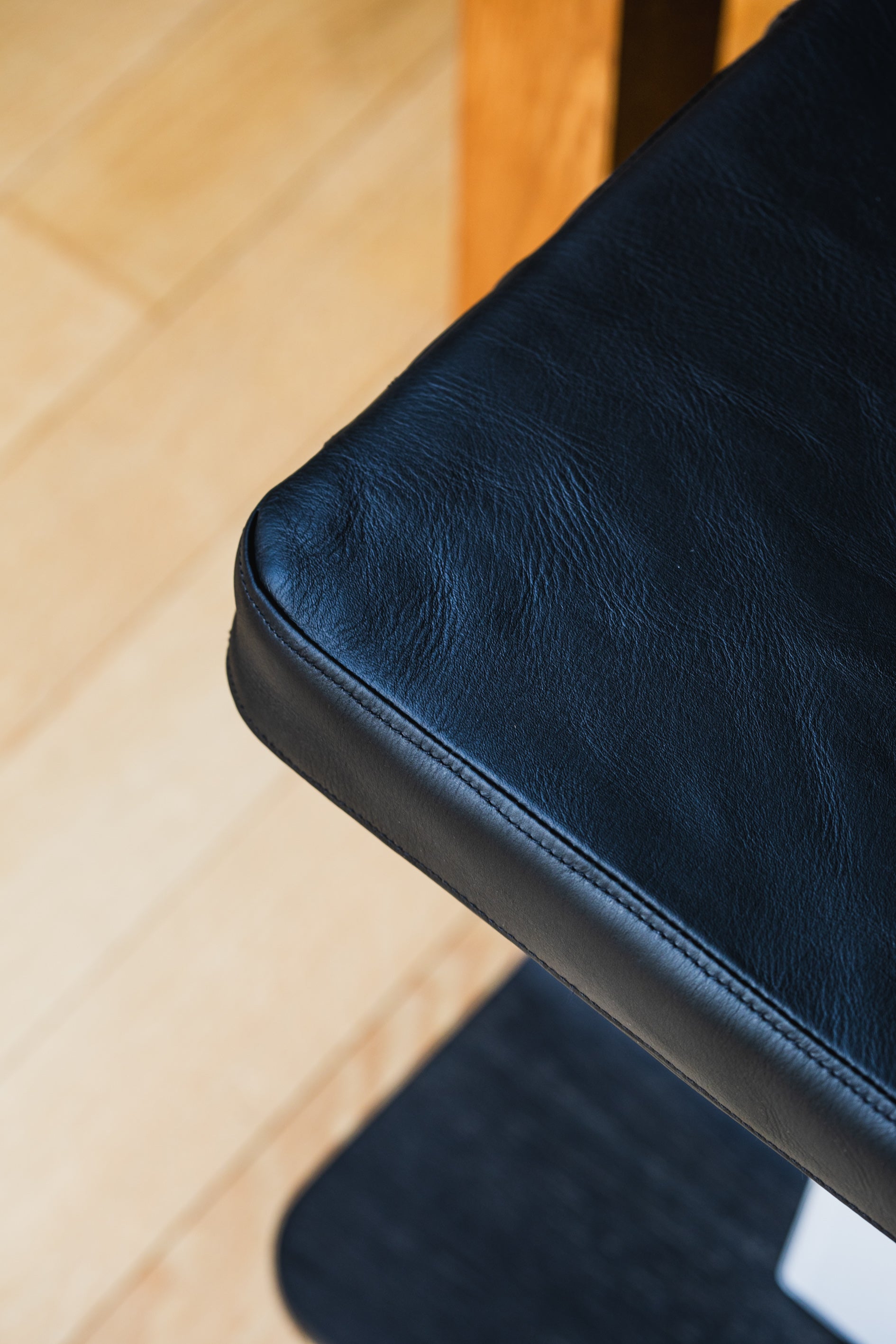 AGNI Bench cover leather